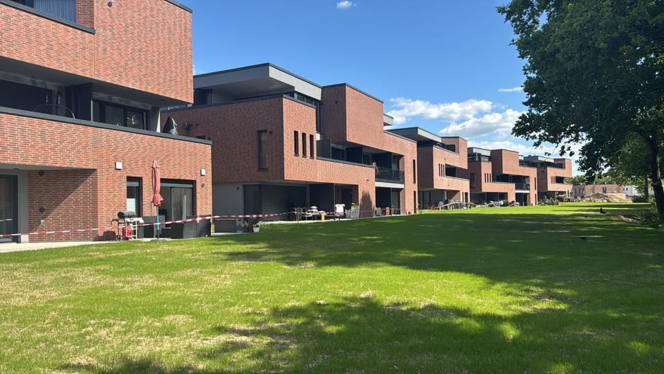 Helle 2-Zimmer Wohnung mit Terrasse und eigenem Garten im Grünen