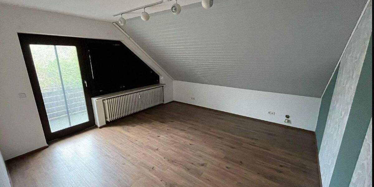 Etagenwohnung Horn-Bad Meinberg Billerbeck - 5 Zimmer, 167 m&sup2;, 999&euro; | Angebot:25771949