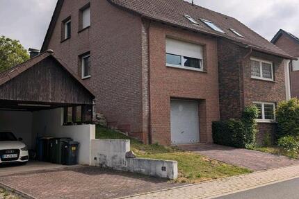 Haus Nieheim - 14 Zimmer, 300 m&sup2;, 165.000&euro; | Angebot:27617863
