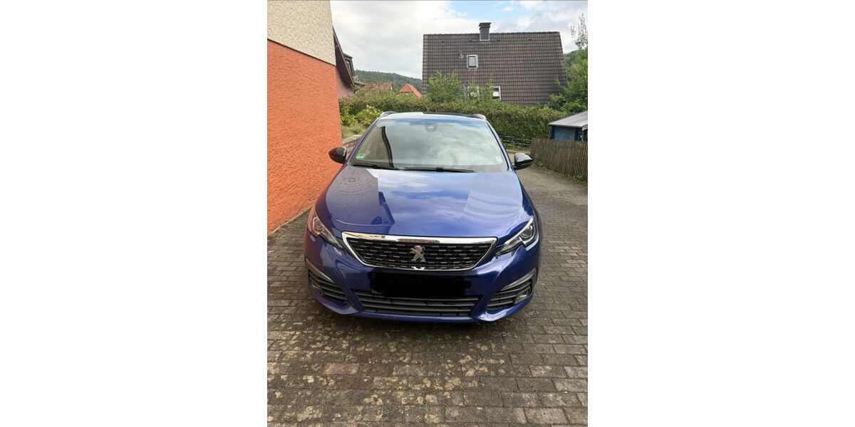 Peugeot 308 136.000 km 10.200 &euro; Paderborn 33104