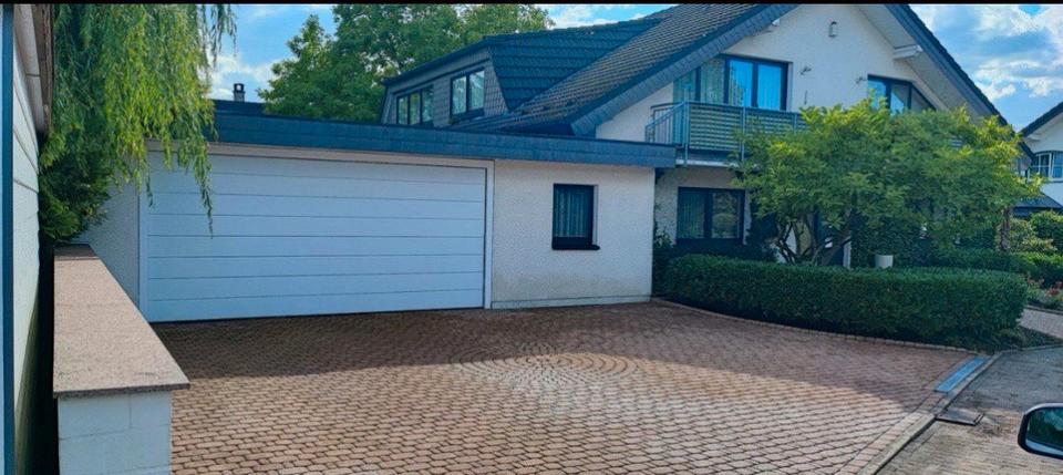 Einfamilienhaus Detmold - 10 Zimmer, 332 m&sup2;, 660.000&euro; | Angebot:26704805