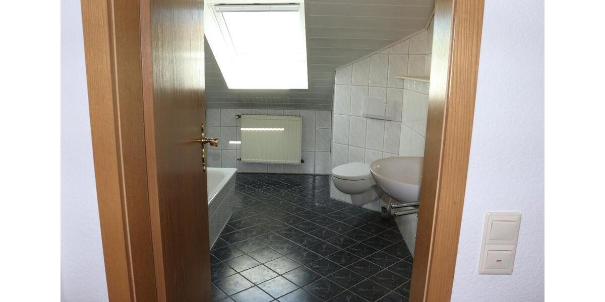 Dachgeschoßwohnung Paderborn Elsen - 3 Zimmer, 90 m&sup2;, 800&euro; | Angebot:26166388