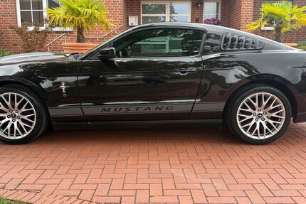 Ford Mustang 129.200 km 14.444 &euro; Schloß-Holte 33758