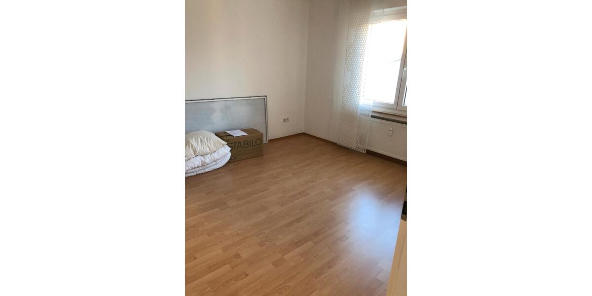 Etagenwohnung Steinheim - 4 Zimmer, 100 m&sup2;, 690&euro; | Angebot:26231179