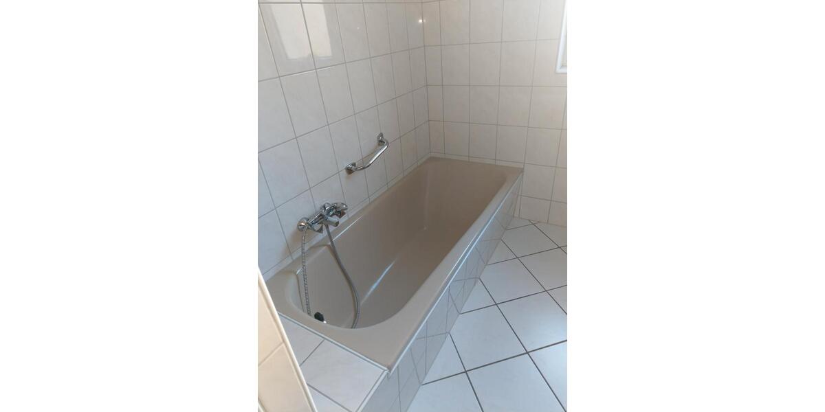 Etagenwohnung Bad Lippspringe - 2 Zimmer, 68 m&sup2;, 690&euro; | Angebot:27608701