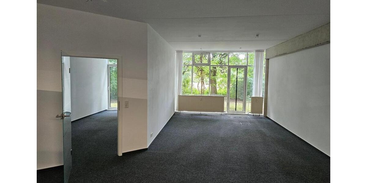 GILDE-Zentrum Detmold: Top geschnittene 60 m² im 2,5-Raum-Büro zimmer