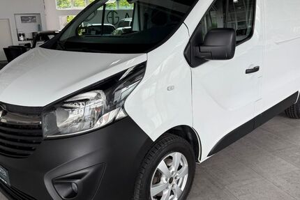 Opel Vivaro 121.000 km 12.950 &euro; Paderborn 33106