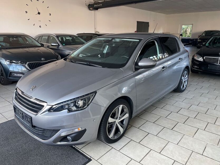 Peugeot 308 123.000 km 7.650 € Detmold 32756