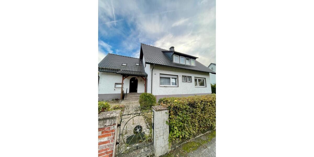 Einfamilienhaus Bad Driburg - 8 Zimmer, 141 m&sup2;, 210.000&euro; | Angebot:27522627