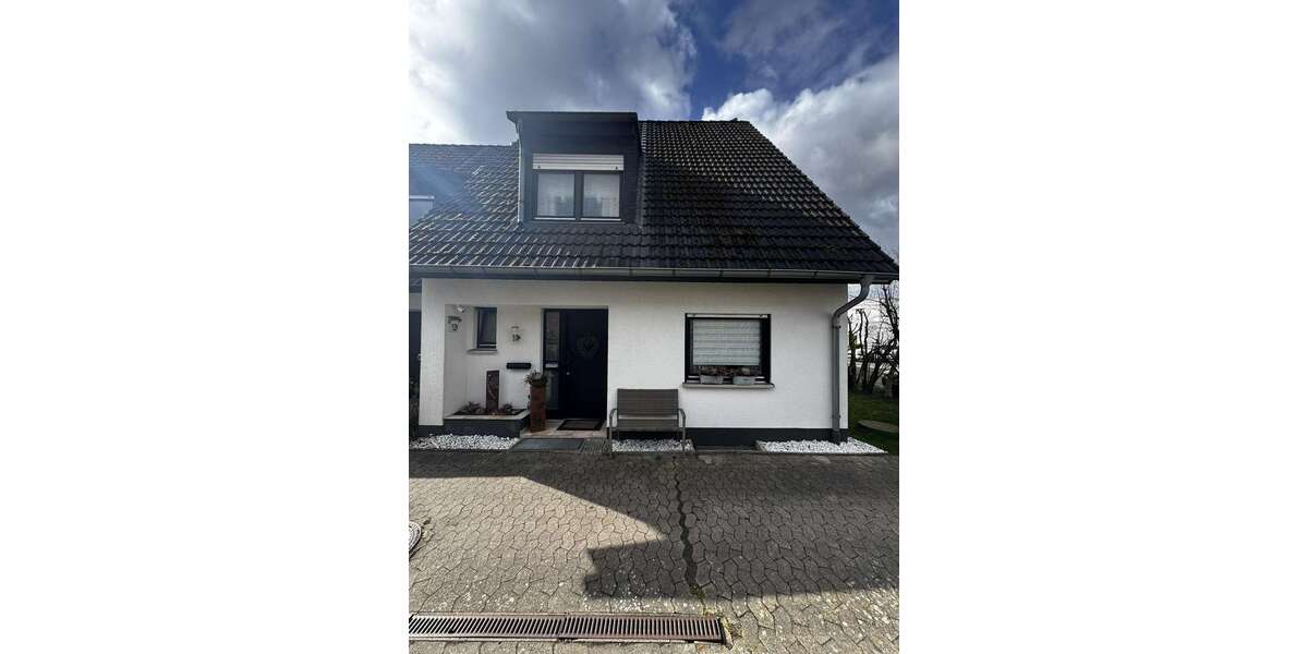 Einfamilienhaus Detmold - 6 Zimmer, 135 m&sup2;, 1.600&euro; | Angebot:27032535