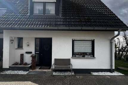 Haus Detmold - 6 Zimmer, 135 m&sup2;, 1.600&euro; | Angebot:27032535