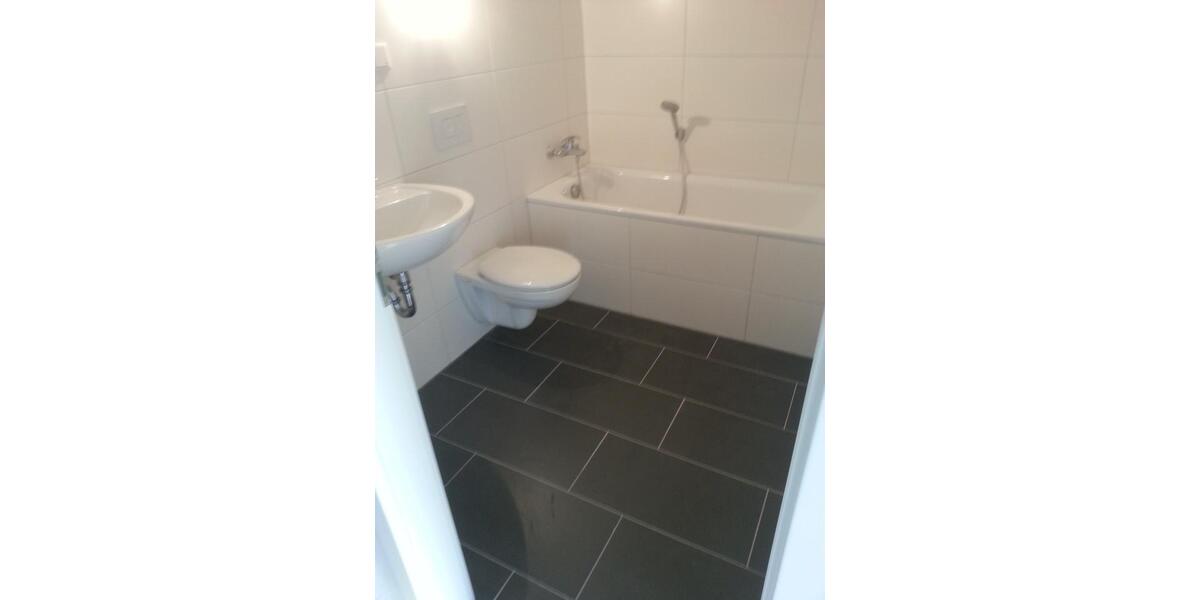 Dachgeschoßwohnung Paderborn - 3 Zimmer, 77 m&sup2;, 750&euro; | Angebot:26476688