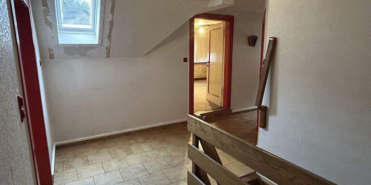 Einfamilienhaus Marsberg Niedermarsberg - 5 Zimmer, 140 m&sup2;, 150.000&euro; | Angebot:26724851