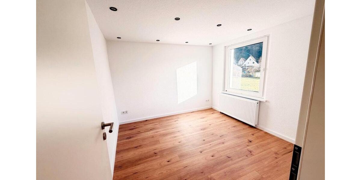 Einfamilienhaus Paderborn Neuenbeken - 8 Zimmer, 167 m&sup2;, 360.000&euro; | Angebot:26326959