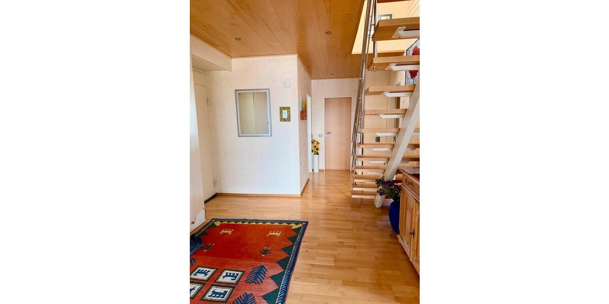 Dachgeschoßwohnung Horn-Bad Meinberg Bad Meinberg - 4 Zimmer, 124 m&sup2;, 900&euro; | Angebot:26670863