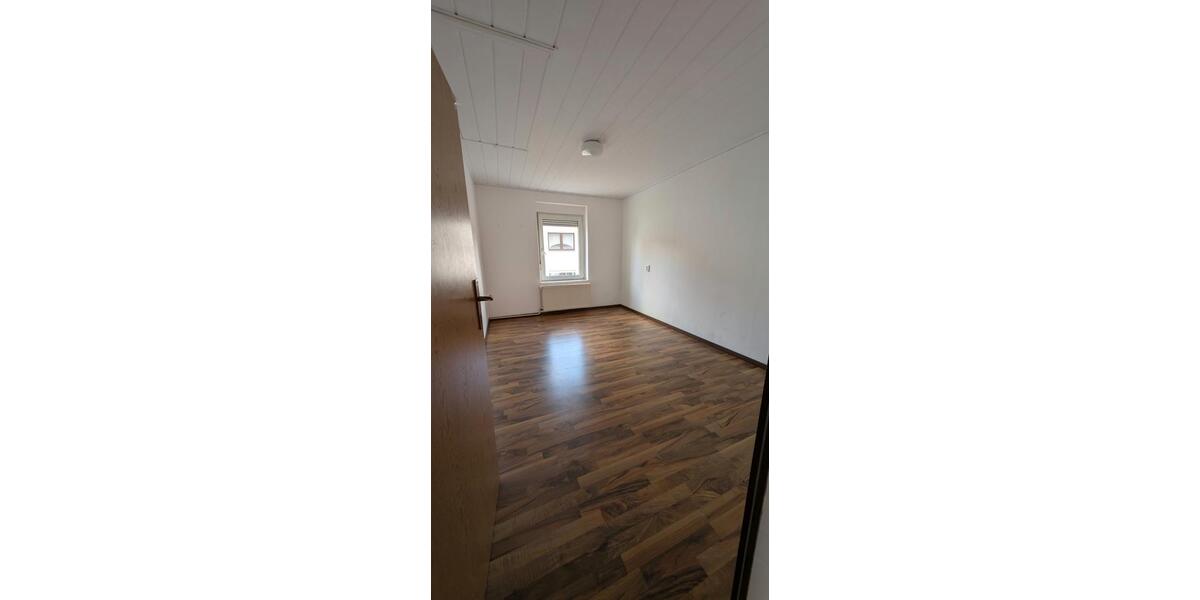 Etagenwohnung Steinheim - 5 Zimmer, 125 m&sup2;, 900&euro; | Angebot:27536573
