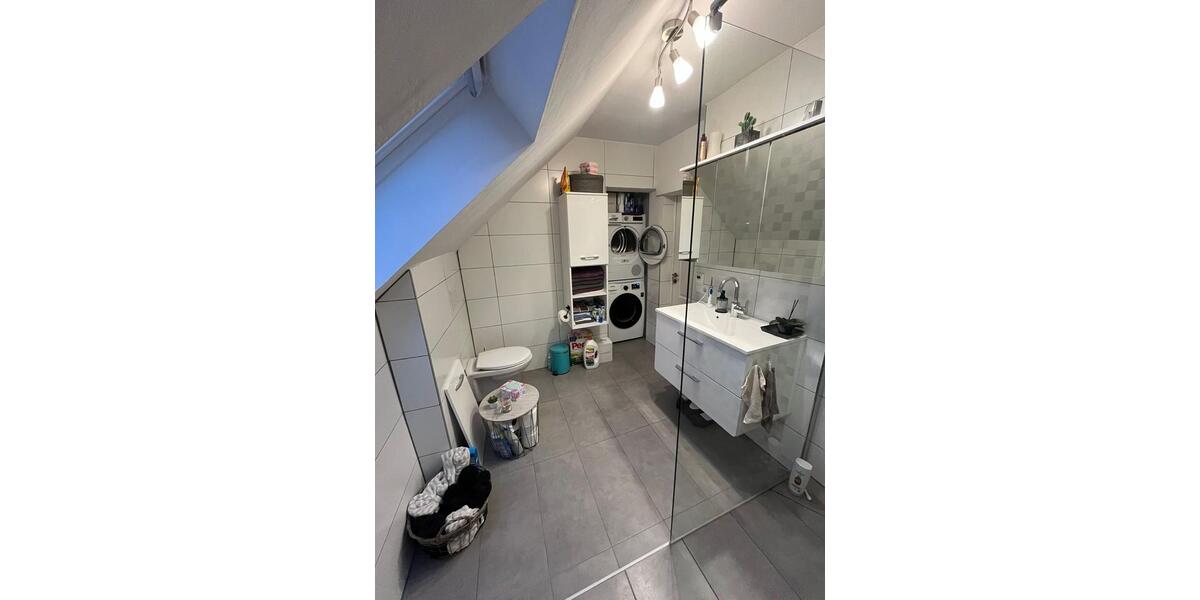 Dachgeschoßwohnung Schlangen - 4 Zimmer, 120 m&sup2;, 850&euro; | Angebot:26405964