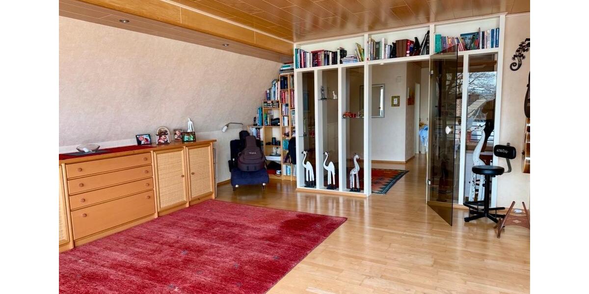 Dachgeschoßwohnung Horn-Bad Meinberg Bad Meinberg - 4 Zimmer, 124 m&sup2;, 900&euro; | Angebot:26670863