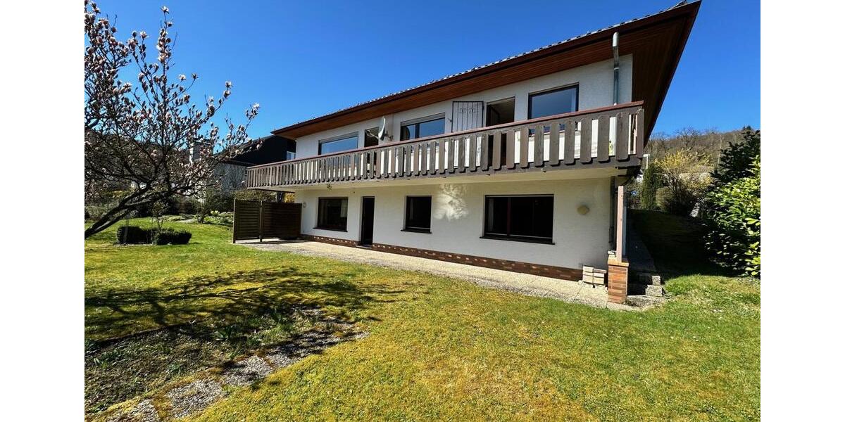 Einfamilienhaus Marsberg - 7 Zimmer, 252 m&sup2;, 275.000&euro; | Angebot:27001789