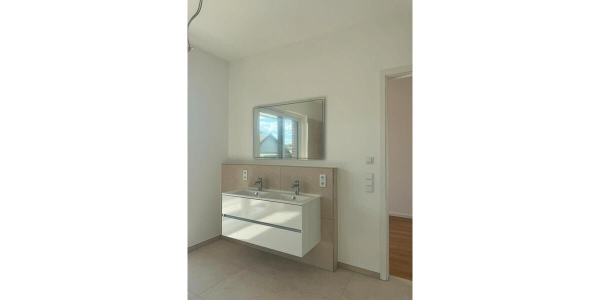Einfamilienhaus Schloß Holte-Stukenbrock Stukenbrock - 6 Zimmer, 264 m&sup2;, 3.200&euro; | Angebot:27541538