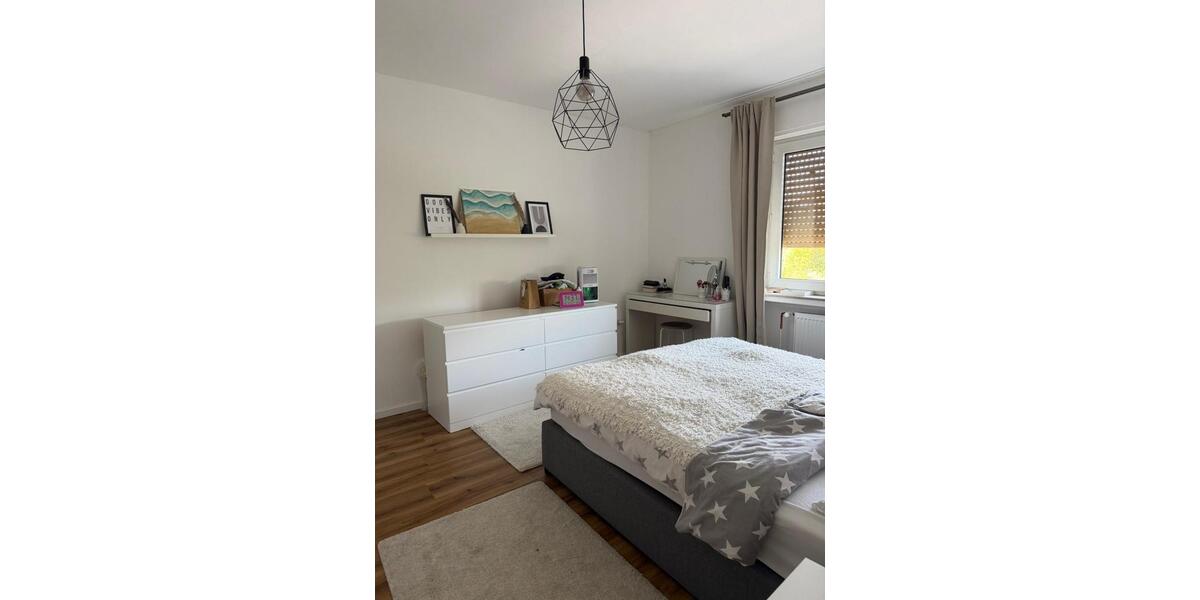 Etagenwohnung Oerlinghausen - 2 Zimmer, 80 m&sup2;, 900&euro; | Angebot:26603570