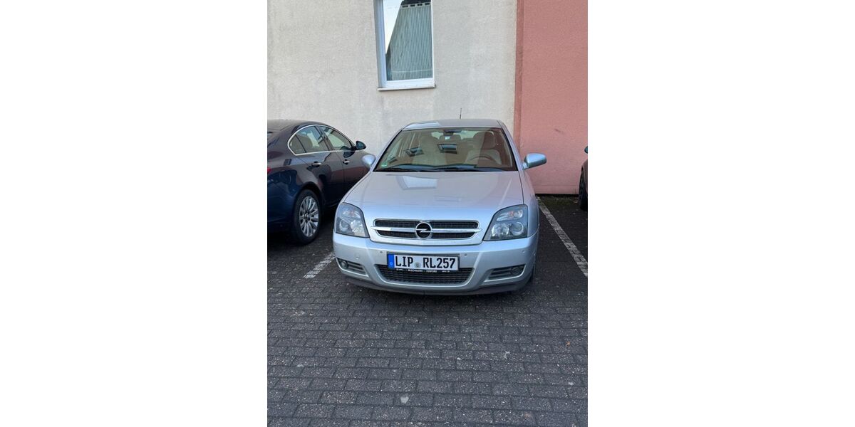 Opel Vectra 207.000 km 2.300 &euro; Schlangen 33189