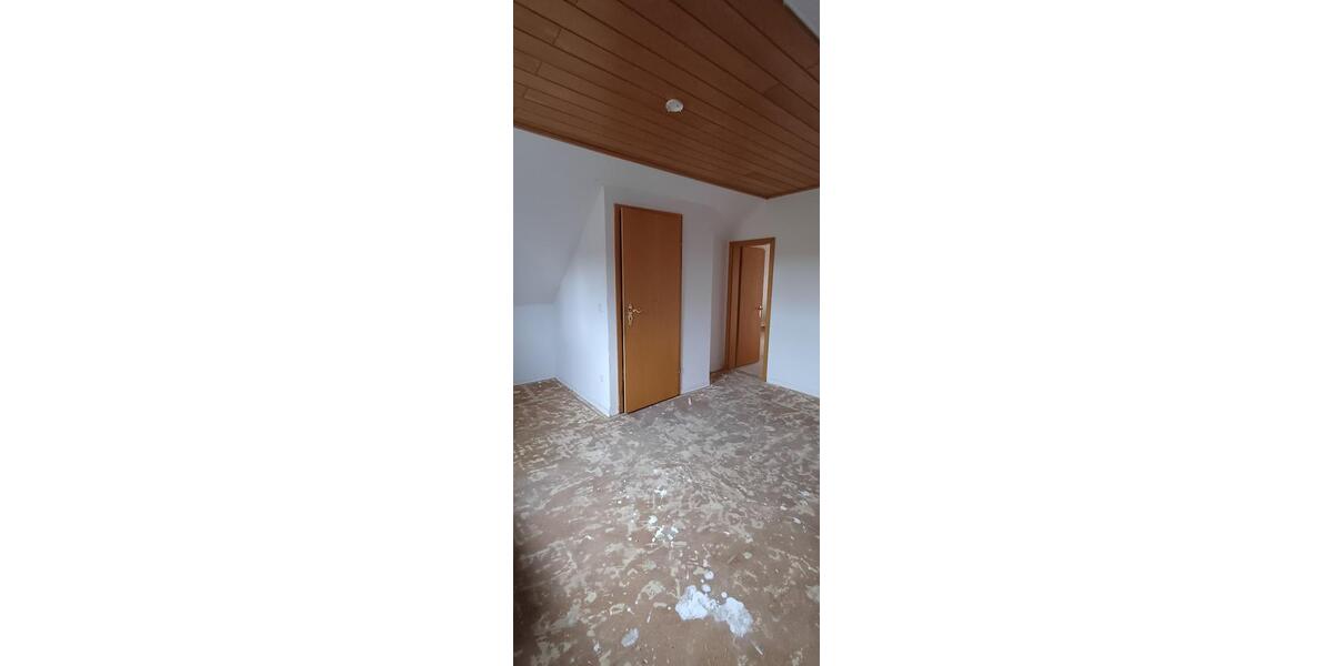 Dachgeschoßwohnung Bielefeld Sennestadt - 4 Zimmer, 82 m&sup2;, 570&euro; | Angebot:24473956