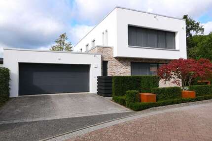 Haus zum Kaufen in Bad Lippspringe 1.350.000 € 230.58 m² 5 zimmer