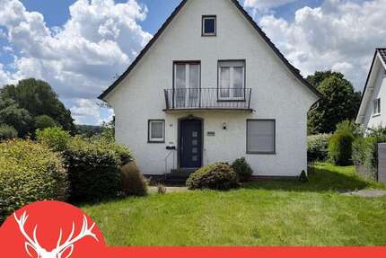 Haus Oerlinghausen - 7 Zimmer, 217 m&sup2;, 320.000&euro; | Angebot:27079786