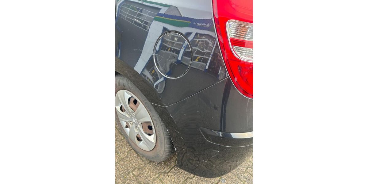 Hyundai i30 104.333 km 3.000 &euro; Paderborn 33102