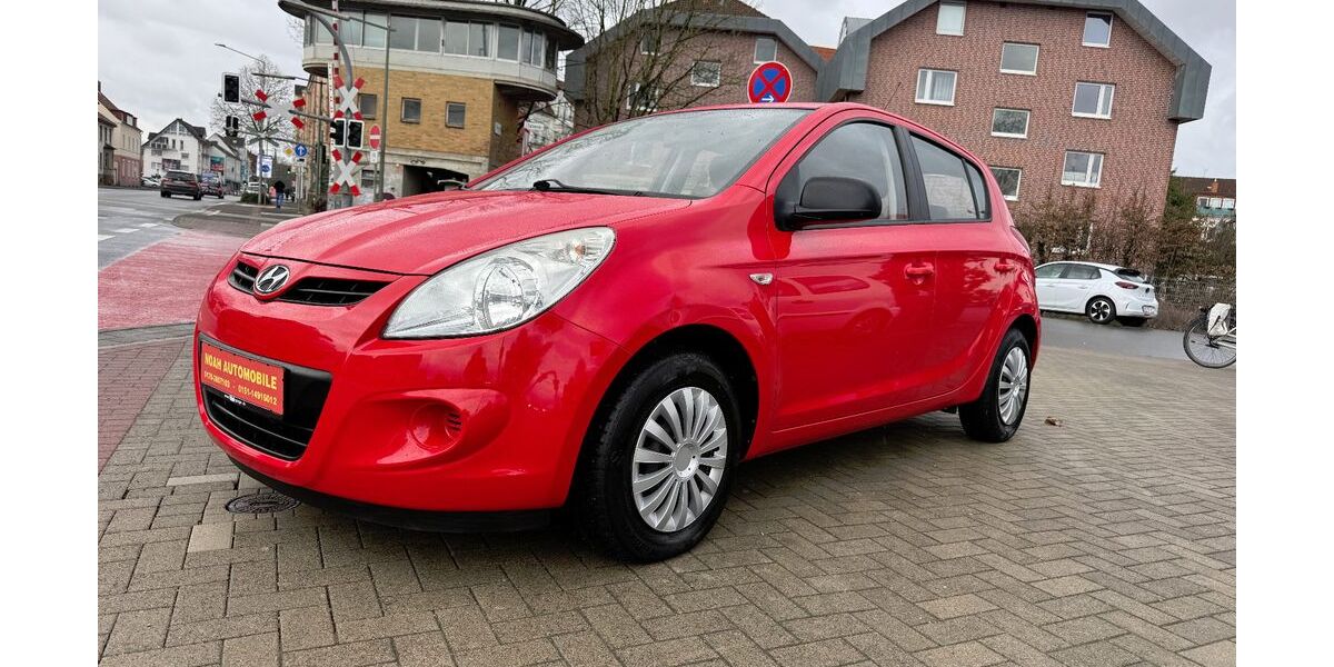 Hyundai i20 110.000 km 3.499 &euro; Paderborn 33100