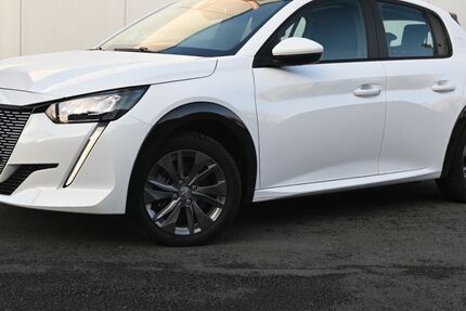 Peugeot 208 33.987 km 15.850 &euro; Paderborn 33106