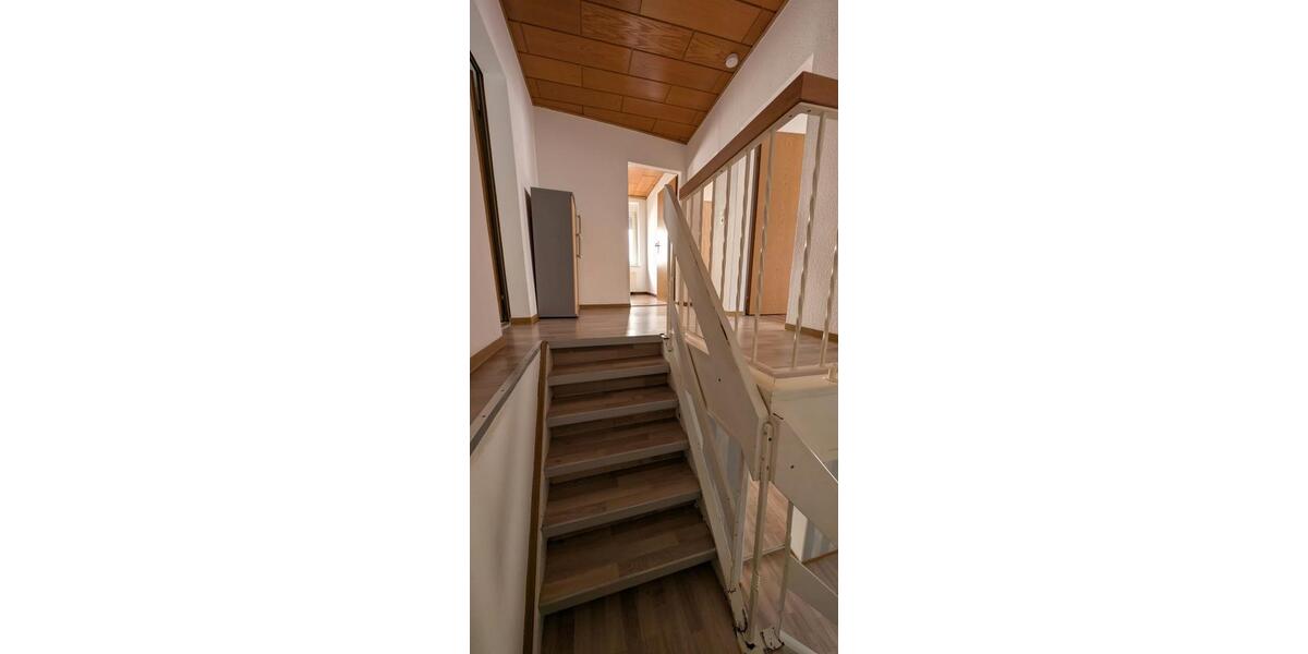 Etagenwohnung Steinheim - 5 Zimmer, 125 m&sup2;, 900&euro; | Angebot:27536573