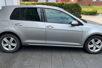 VW Golf 140.000 km 7.820 &euro; Paderborn 33106