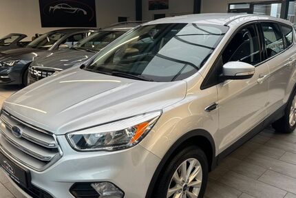 Ford Kuga 120.000 km 9.900 &euro; Detmold 32758