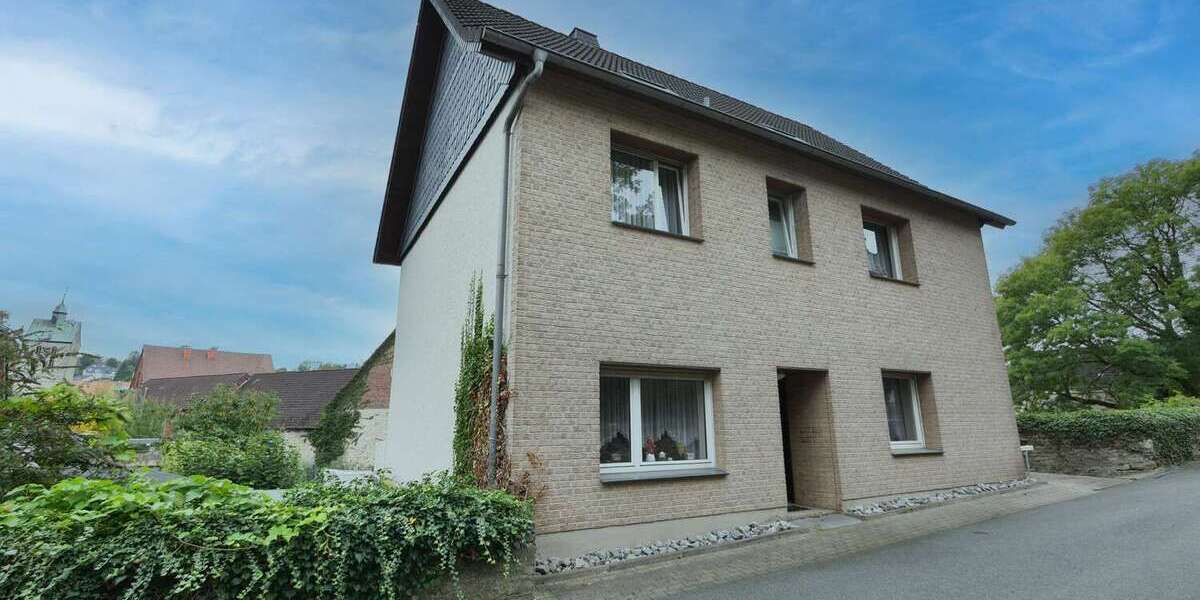 Haus zum Kaufen in Paderborn Neuenbeken 299.000 € 160 m² 6 zimmer