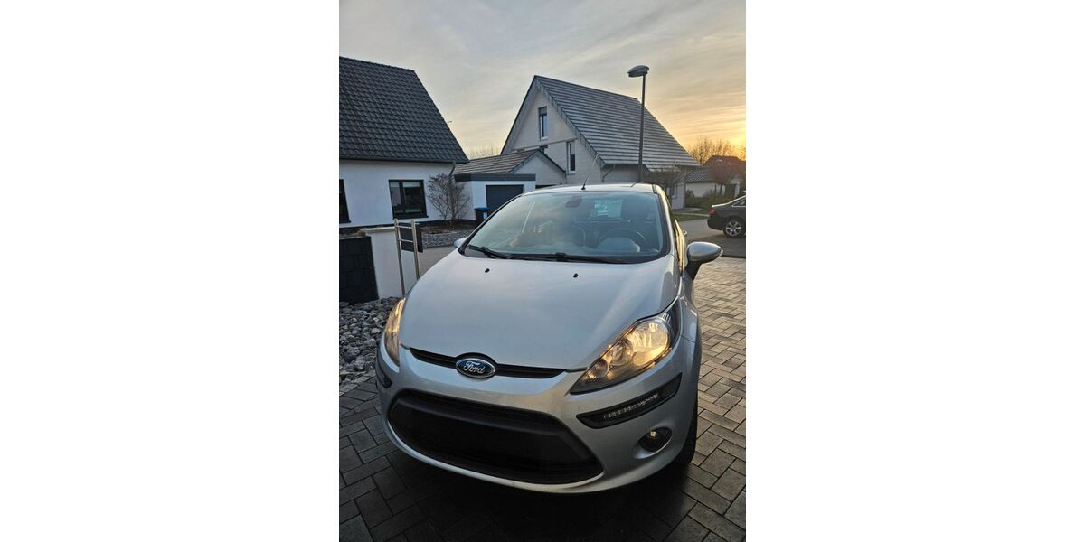 Ford Fiesta 249.300 km 2.400 &euro; Paderborn 33106
