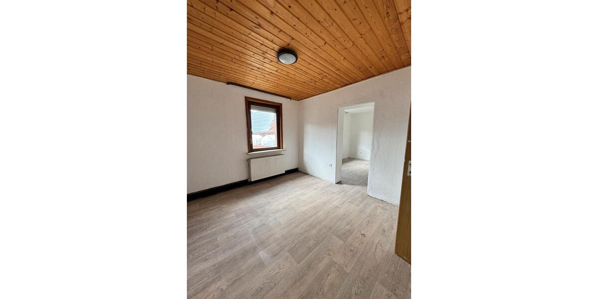 Einfamilienhaus Nieheim - 6 Zimmer, 160 m&sup2;, 115.000&euro; | Angebot:26939542