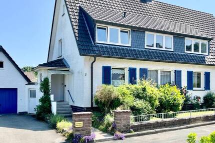 2-Familienhaus mit großem Garten in Detmold 7 zimmer