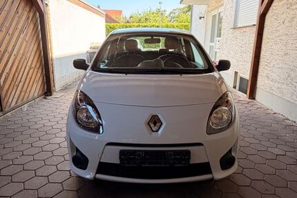 Renault Twingo 148.567 km 2.700 &euro; Paderborn 33100