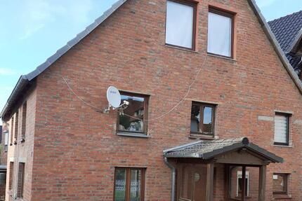Haus Nieheim - 5 Zimmer, 175 m&sup2;, 220.000&euro; | Angebot:27168581