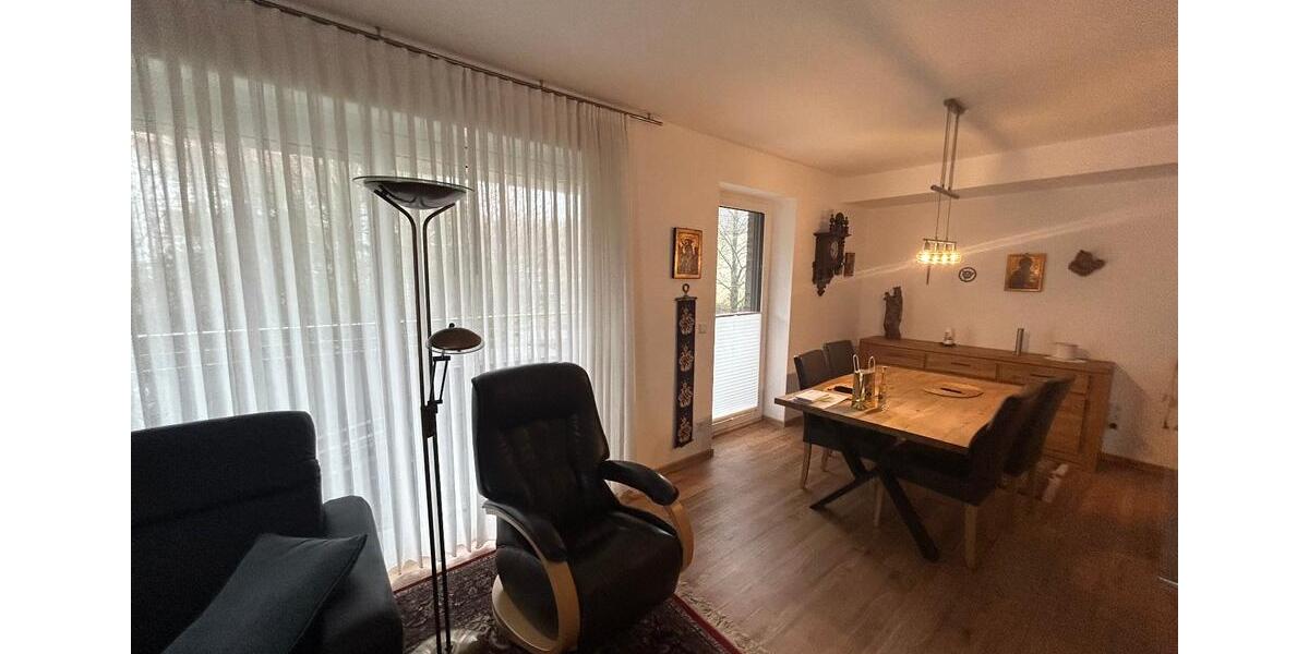 Erdgeschoßwohnung Bad Driburg - 3 Zimmer, 83 m&sup2;, 990&euro; | Angebot:25180528