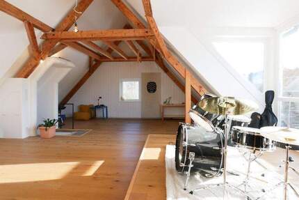 Einzigartiges Wohnhaus mit Charakter und offenem Dachstudio 7 zimmer