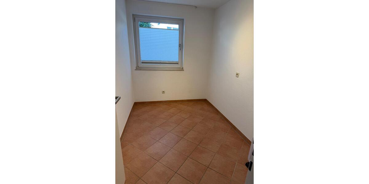 Etagenwohnung Bad Driburg - 4 Zimmer, 95 m&sup2;, 665&euro; | Angebot:25430678