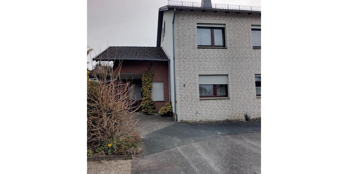 Doppelhaushälfte Brakel - 5 Zimmer, 140 m&sup2;, 175.000&euro; | Angebot:25611965