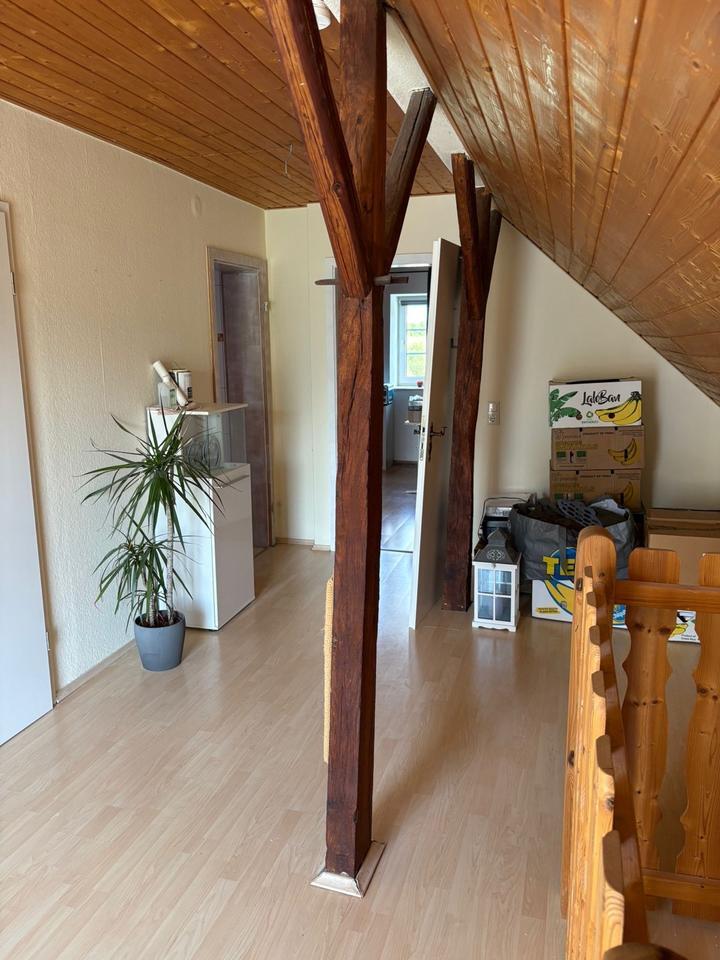 Kleines Bruchsteinhaus auf Resthof