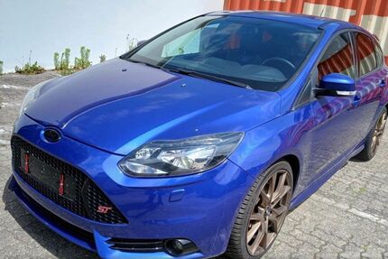 Ford Focus 102.400 km 12.990 &euro; Paderborn 33102