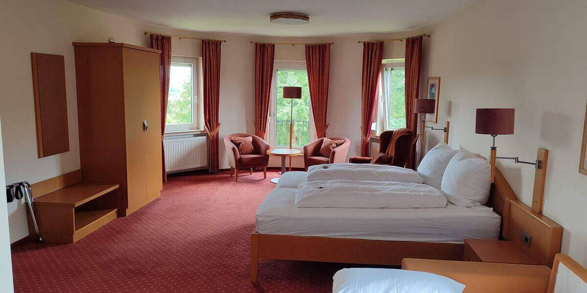 Gewerbeobjekt Nieheim - 1 Zimmer, 750.000&euro; | Angebot:25663409