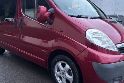 Opel Vivaro 175.000 km 7.980 &euro; Detmold 32758