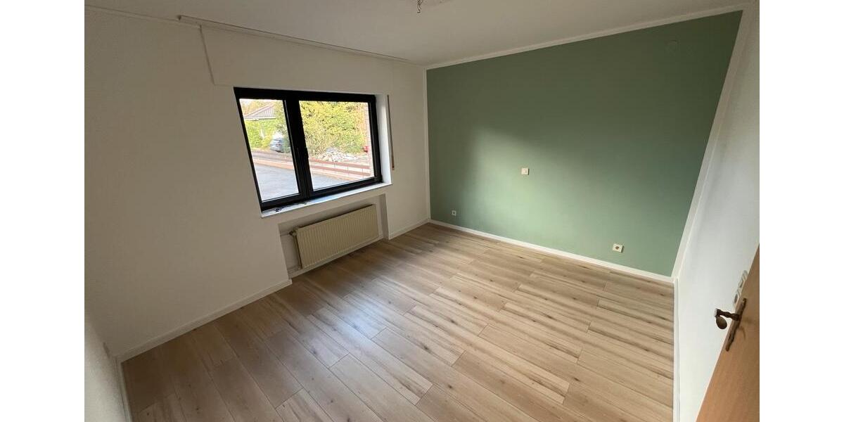 Hochparterre Detmold Hiddesen - 2 Zimmer, 64 m&sup2;, 800&euro; | Angebot:25353923